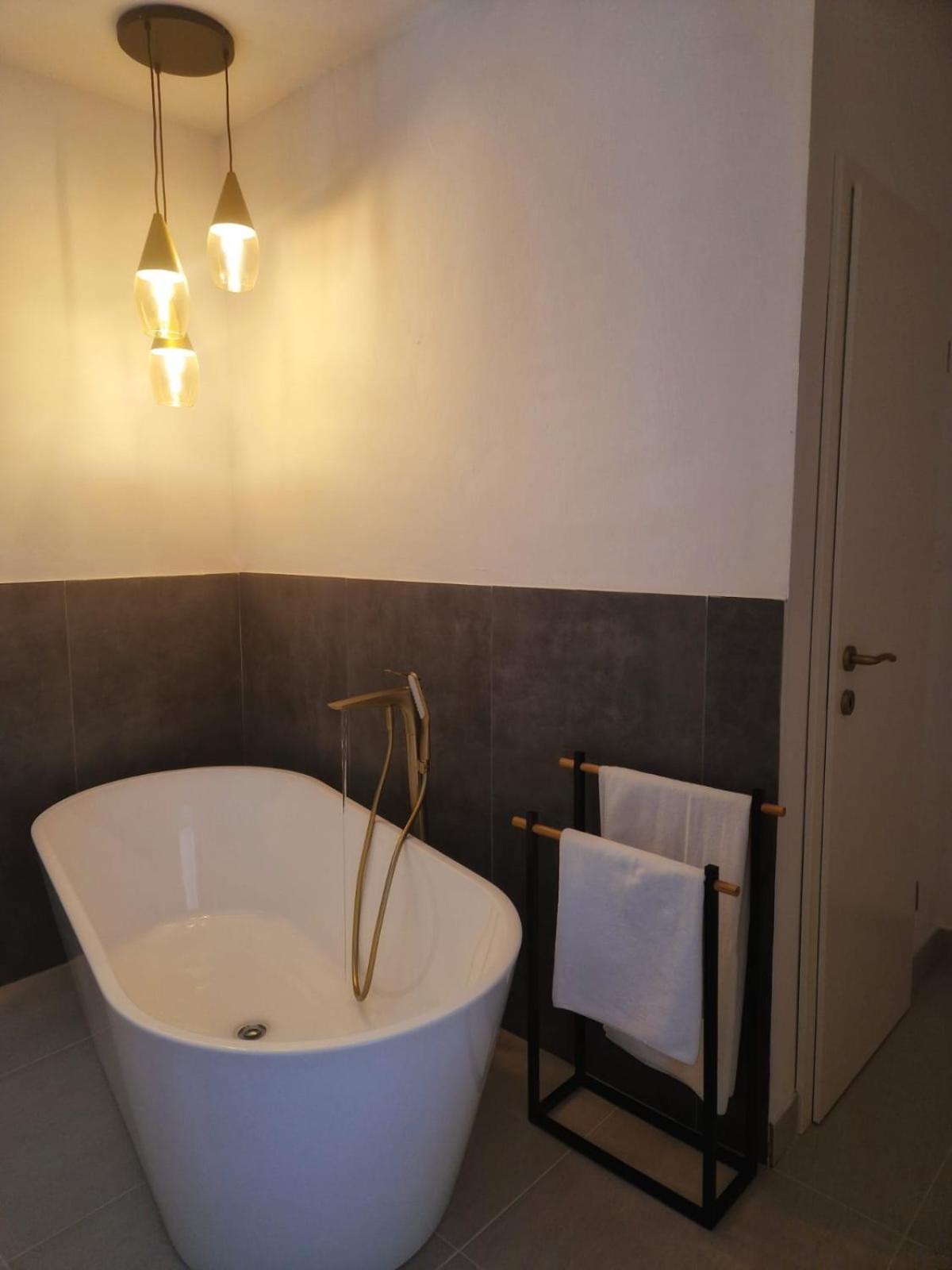 Holiday Home Nino With Amazing Swimming Pool Slatine Εξωτερικό φωτογραφία